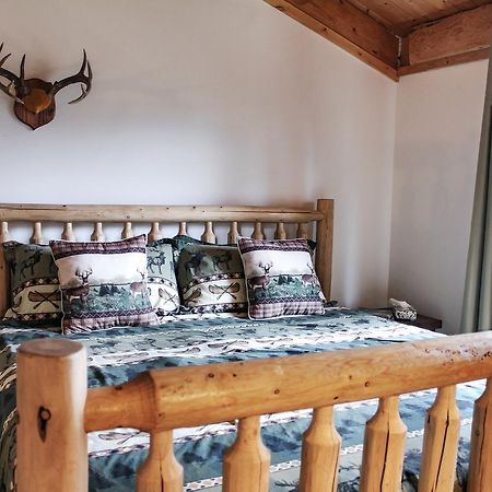 Rock Lake Lodge Rock Lake Lodge Provincial Park Екстериор снимка