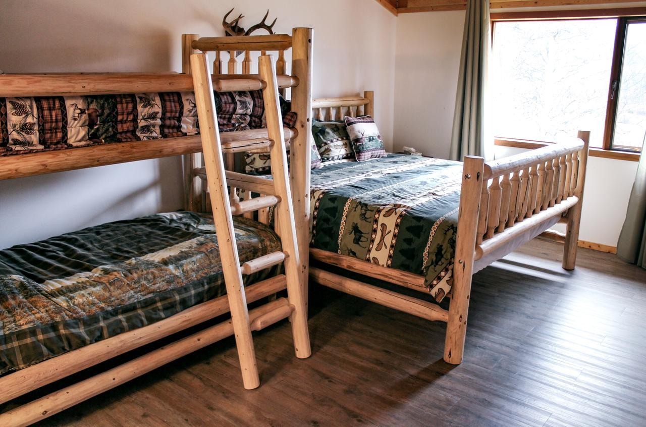 Rock Lake Lodge Rock Lake Lodge Provincial Park Екстериор снимка